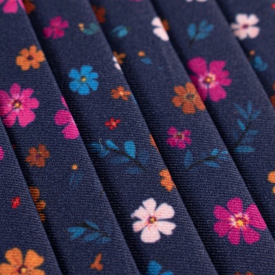 Takoy Plisovaná látka gabardén light malé kvety tmavomodré Limit