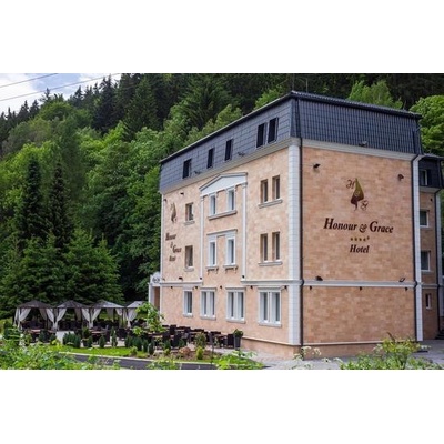 Pobyt v luxusním hotelu Honour and Grace s polopenzí pro dva