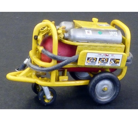 Plus Model Tri-max Extinguisher 1:48