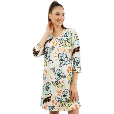 Памучна нощница в бял цвят с апликации