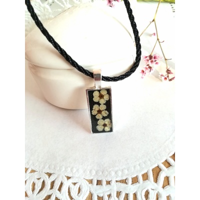 Meganflo Бели върбинки на черен фон