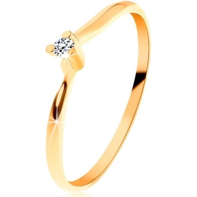 Šperky eshop Blýskavý prsten ze žlutého zlata čirý broušený diamant tenká ramena BT153.23