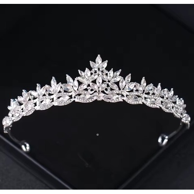 B-Top postříbřená korunka do vlasů s kulatými a slzovitými krystaly – Zboží Dáma