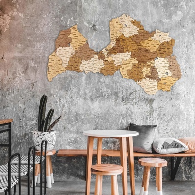 Lotyšsko Dřevěná mapa 70 x 42 cm
