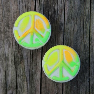 CircusMind náušnice Fimo pecky symbol míru S1202