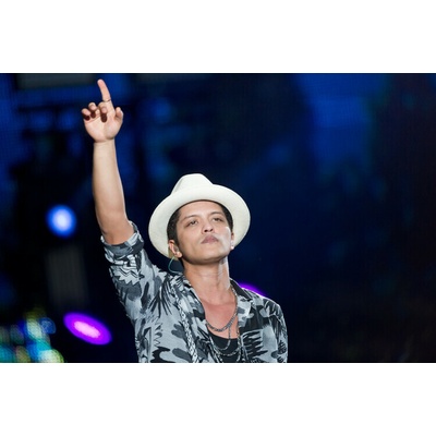 Joseph Okpako Plagát, Obraz - Bruno Mars, Wireless Festival 2014, 40 × 26.7 cm