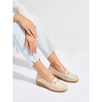 Shelovet Beige women's wedge loafers with gold decoration krémová
