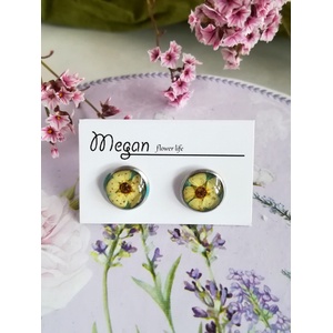 Meganflo Мини обеци бяла върбинка на тюркоазен фон
