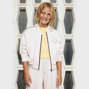 MAYORAL Тънко яке в бял цвят с черни ивици с джобове с ципове за момиче Mayoral