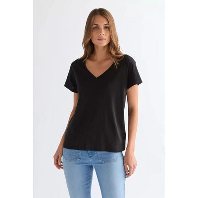 Wrangler Dámske tričko Wrangler® Regular Easy V Neck Tee 112378067 Čierna