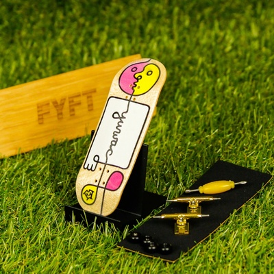 Finga Fingerboards Komplet začiatočník Design Yuwac zlaté trucky