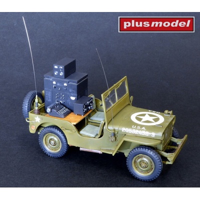 Plus Model Jeep with radio equipment 1:35
