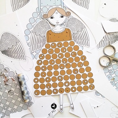 Andělka vánoční pohyblivá vystřihovánka zlatá