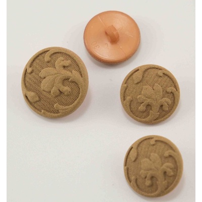 Gombík so spodným prišitím - béžový s reliéfom - priemer 1,9 cm