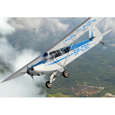 Kovozávody Prostějov Piper PA-18 Over Europe 1:72