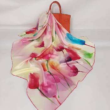 hedvábný šátek Akvarelové květy v dárkovém balení