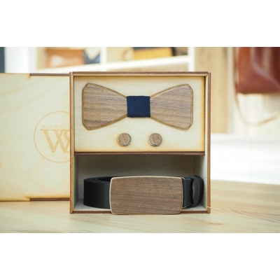 Wood Style Set Hranatý Ořech americký opasek motýlek a manžetové knoflíčky Modrotisk