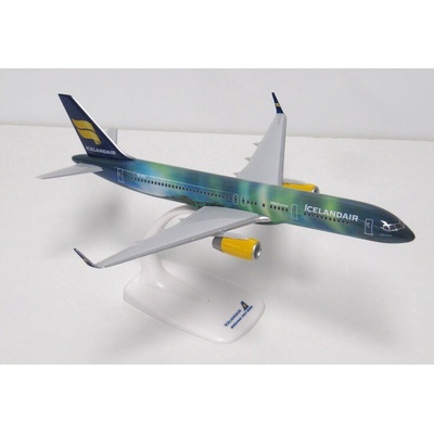 PPC Holland Boeing B757-256 Icelandair "Aurora Northern Lights)" special colours 2014 named "Hekla Aurora" Snap-Fit 1:200
