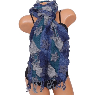 Ефектен зимен шал в тъмносиньо с цветя