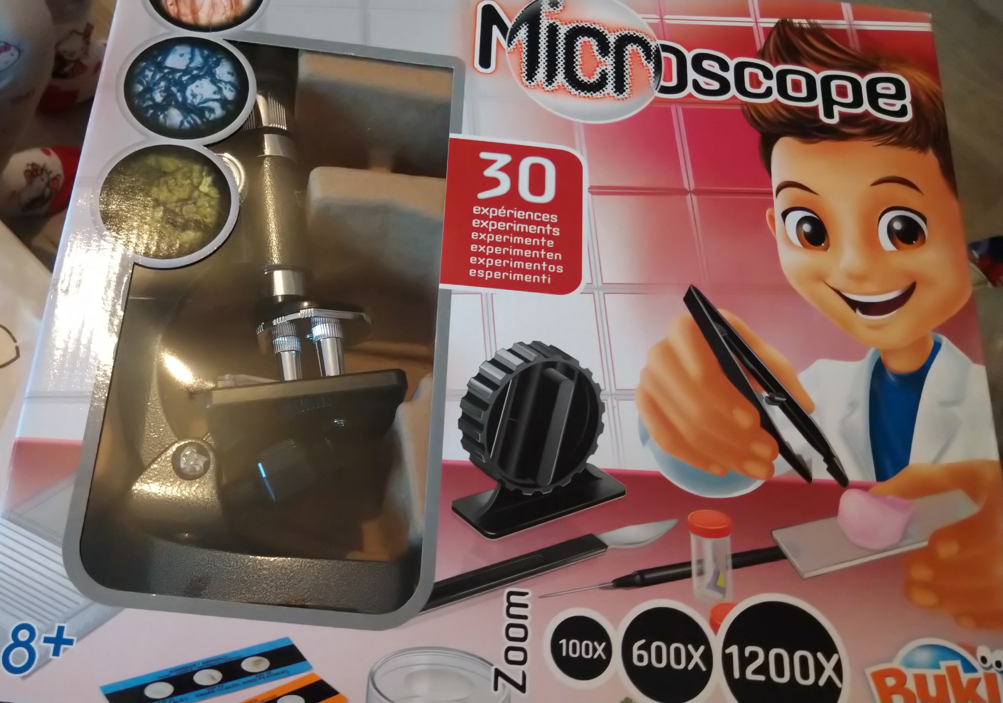 Set educativ - microscop, 30 de experimente științifice - Măsurare și observare Set educativ - microscop, 30 de experimente științifice - Măsurare și observare