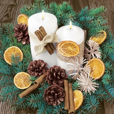 MAKI SLGW 026801 White Candles Composition With Cinnamon servítky 33x33cm 3V 20ks