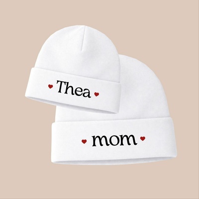 Jarní čepička s potiskem MOM a JMÉNEM DÍTĚTE čepičky Bílá