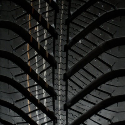 Goodyear Vector 4Seasons 215/55 R16 97V