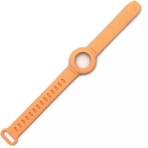 JC Силиконова каишка за Apple AirTag - JC AirTag Silicone Band (оранжев)