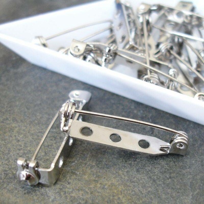 .Brožový můstek s pojistkou cca 25x5 mm - platinový 100 ks