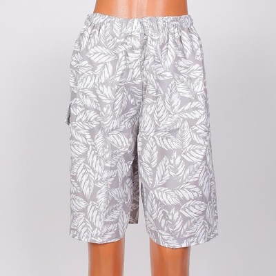 Мъжки шорти в светлосиво с листа