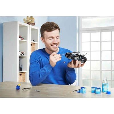 REVELL Plastic ModelKit auto 07008 BMW i8 1:24