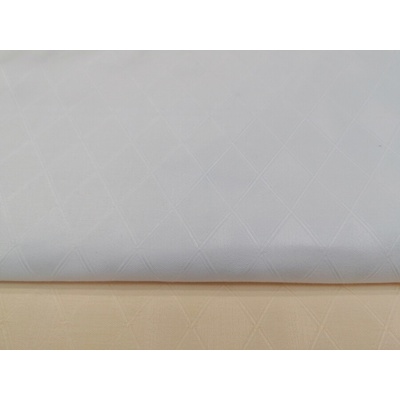 Damašek Gabro kosočtverec bílý šíře 142 cm