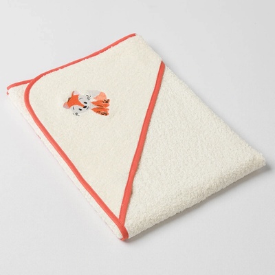 Veba LOTA osuška s kapucí jasmínová s výšivkou Lištička skořicová lemovka 75x75 cm – Sleviste.cz