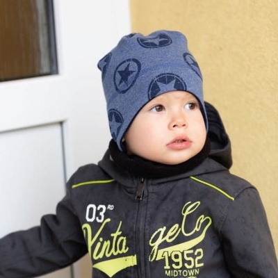 Hugo úpletová čiapka na uši potlač hviezda hnedá