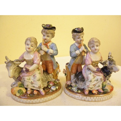 PORCELÁNOVÉ PÁROVÉ FIGURÁLNÍ SOŠKY