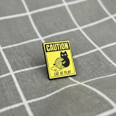 Pinarna Caution Cat at play Pozor kočka si hraje