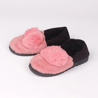 Дамски пантофи в розово и черно с помпони