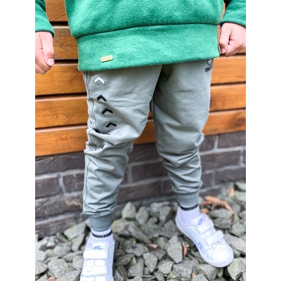 Trendy tepláky s nápisem zelené