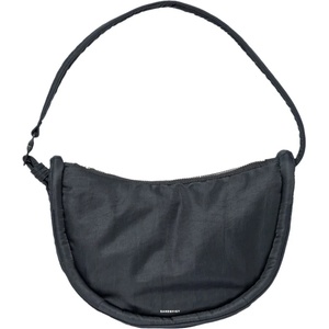 Sandqvist Чанта за рамо Sandqvist Curve Halfmoon Bag Mini Shoulder bag - Black - размер 3 l (510-6202-0111)