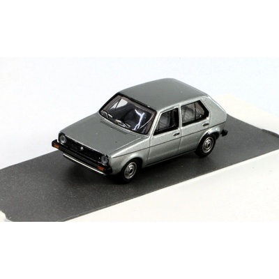 Volkswagen Golf stříbrná 1:87 - Schuco