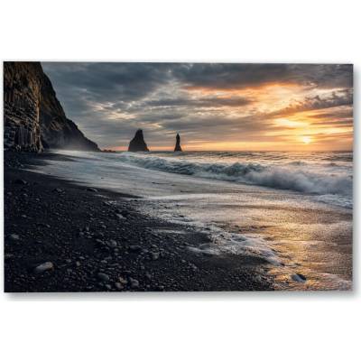 Plakát – Tmavé pobřeží se skalními útvary 135 × 90 cm Bez rámu Ne Bez rámu