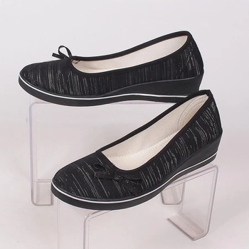 Image 1 of Платнени обувки в черно със сребриста декорация и панделка