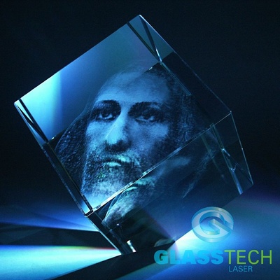 3D portét Ježíše ve skleněné krychli 100 mm se sraženým rohem