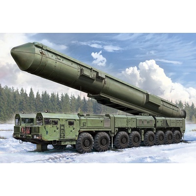 Hobby Boss 15U175 TEL of RS-12M1 Topol-M ICBM complex 82952 1:72