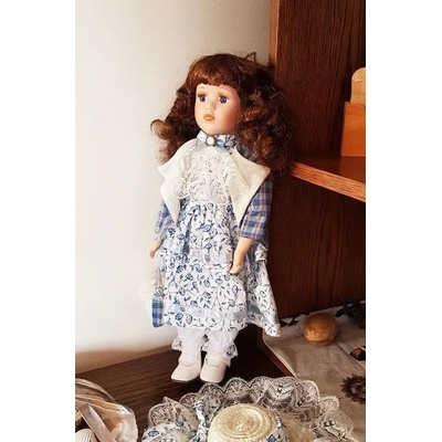 Порцеланова кукла със синя рокля, кестенява - голяма