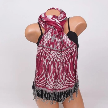 Image 1 of Топъл шал в наситено розово с орнаменти и ресни