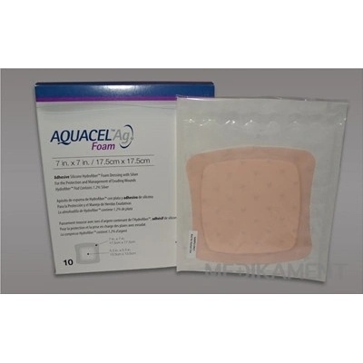 AQUACEL Ag foam Hydrofiber krytie na rany adhezívne so striebrom, 17,5 x17,5 cm 10 ks