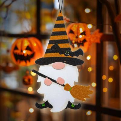 Family Závesná halloweenska dekorácia škriatka z peny 44 × 26 cm
