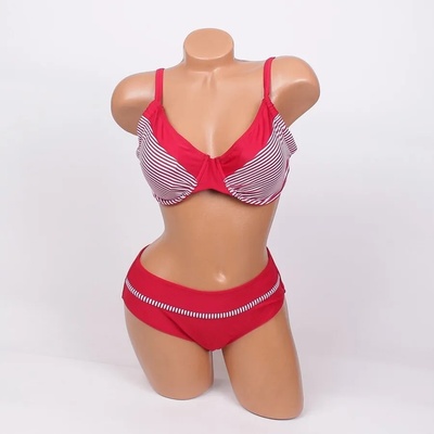 Макси бански в червен цвят с бяло райе - чашка С/d