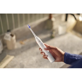 Image 1 of Philips Sonicare 6100 HX7400/01